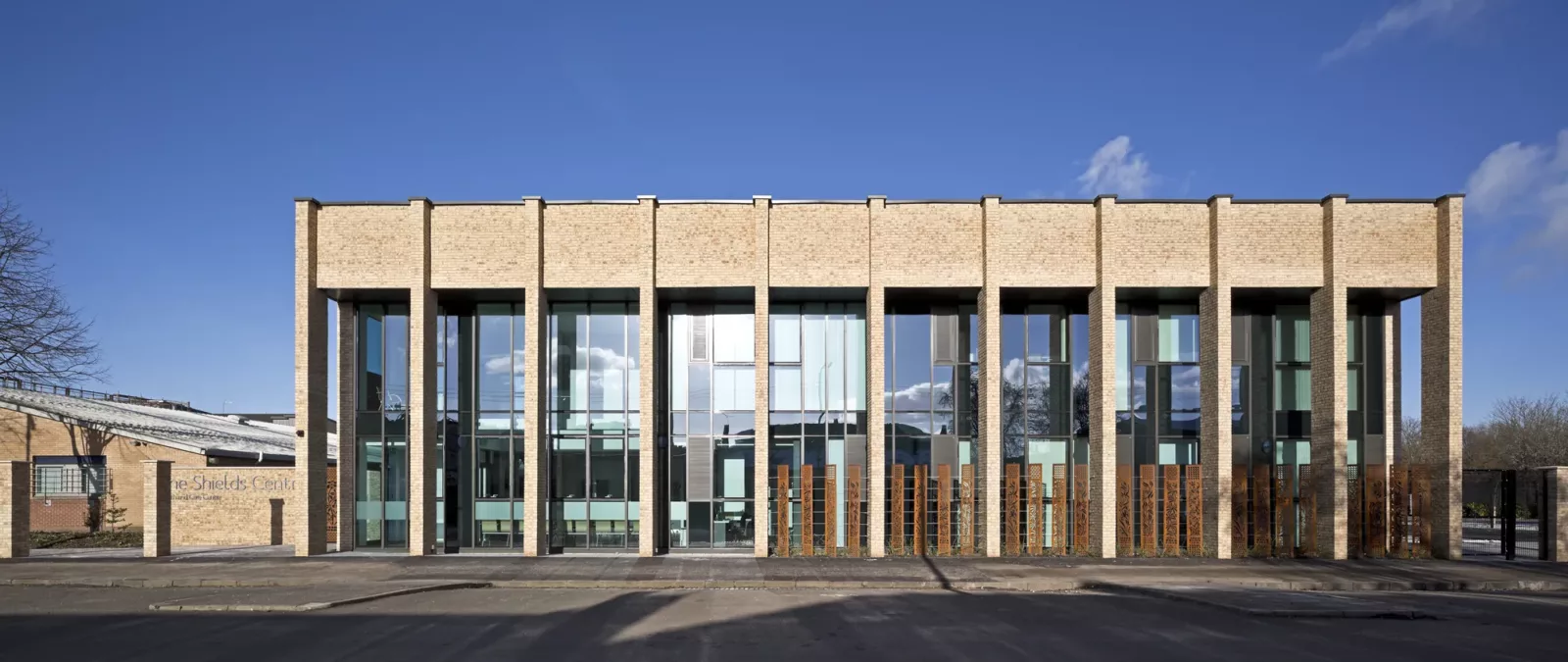 abc.archi - The Shields Centre Page Image